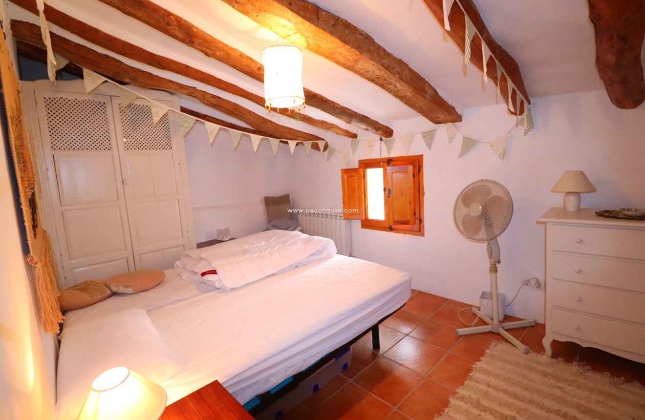 Resale - Cortijo -
La Parroquia