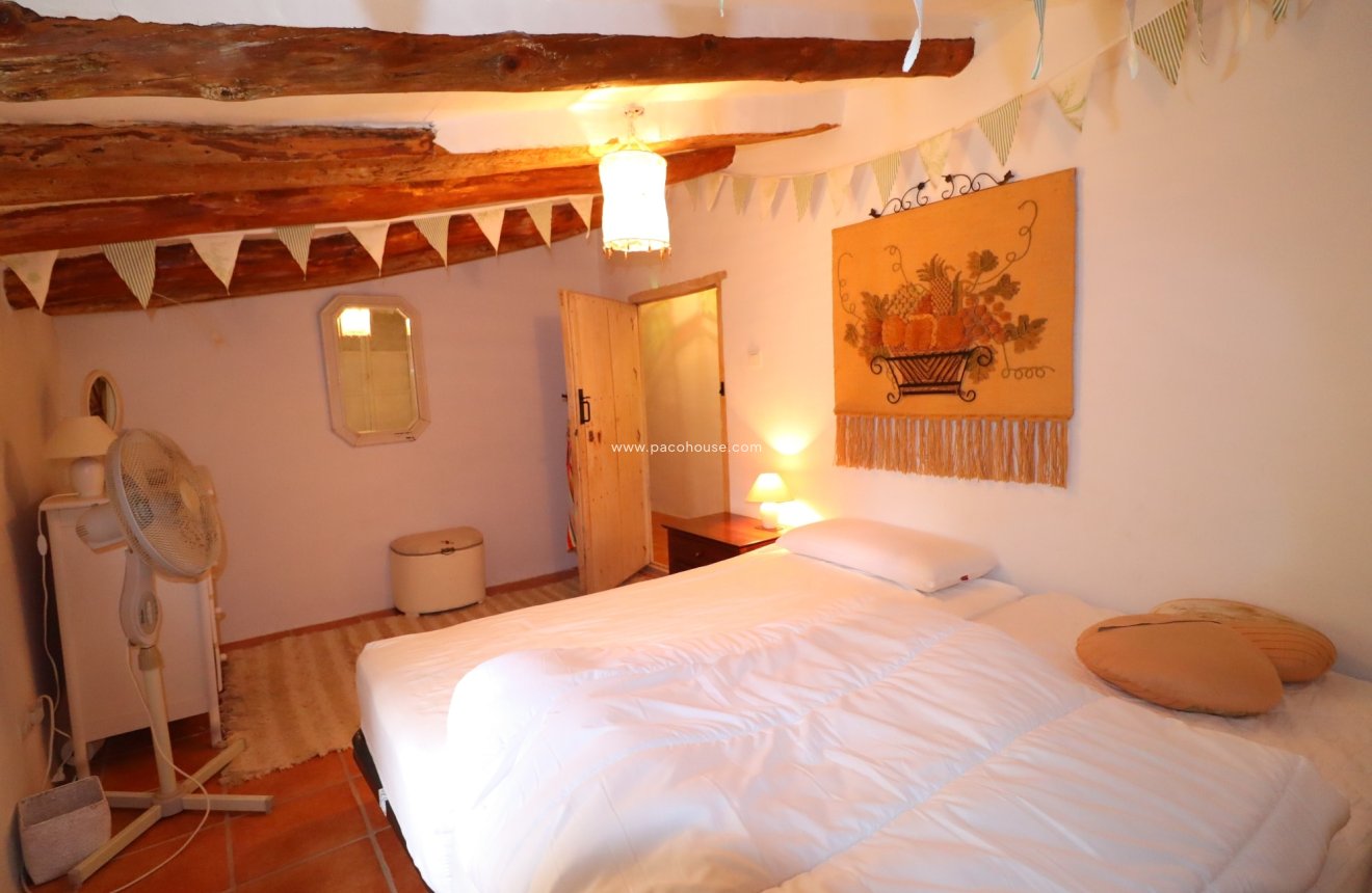 Resale - Cortijo -
La Parroquia