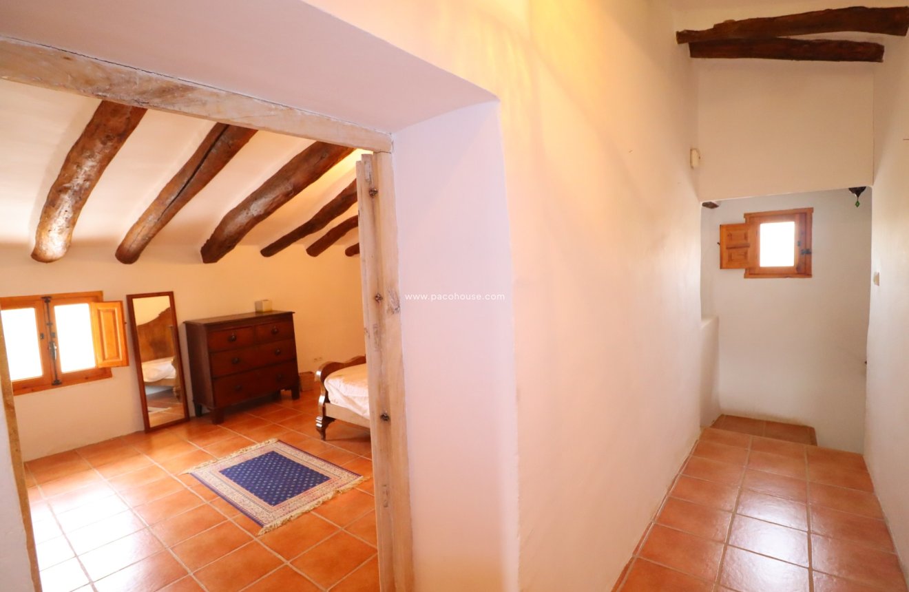 Resale - Cortijo -
La Parroquia