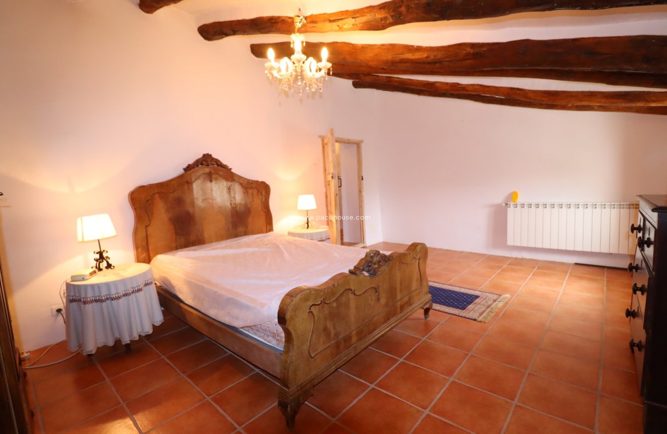 Resale - Cortijo -
La Parroquia