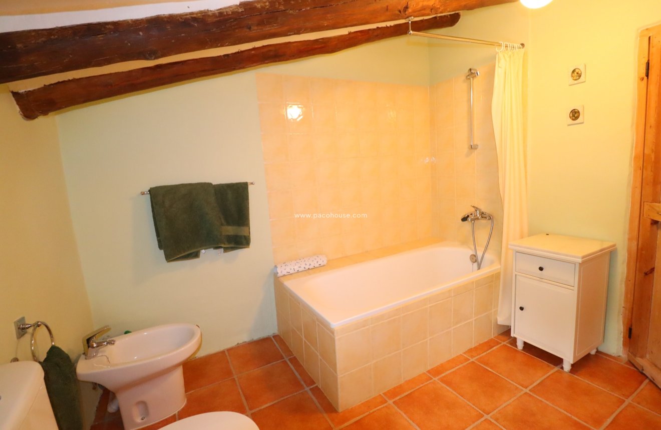 Resale - Cortijo -
La Parroquia