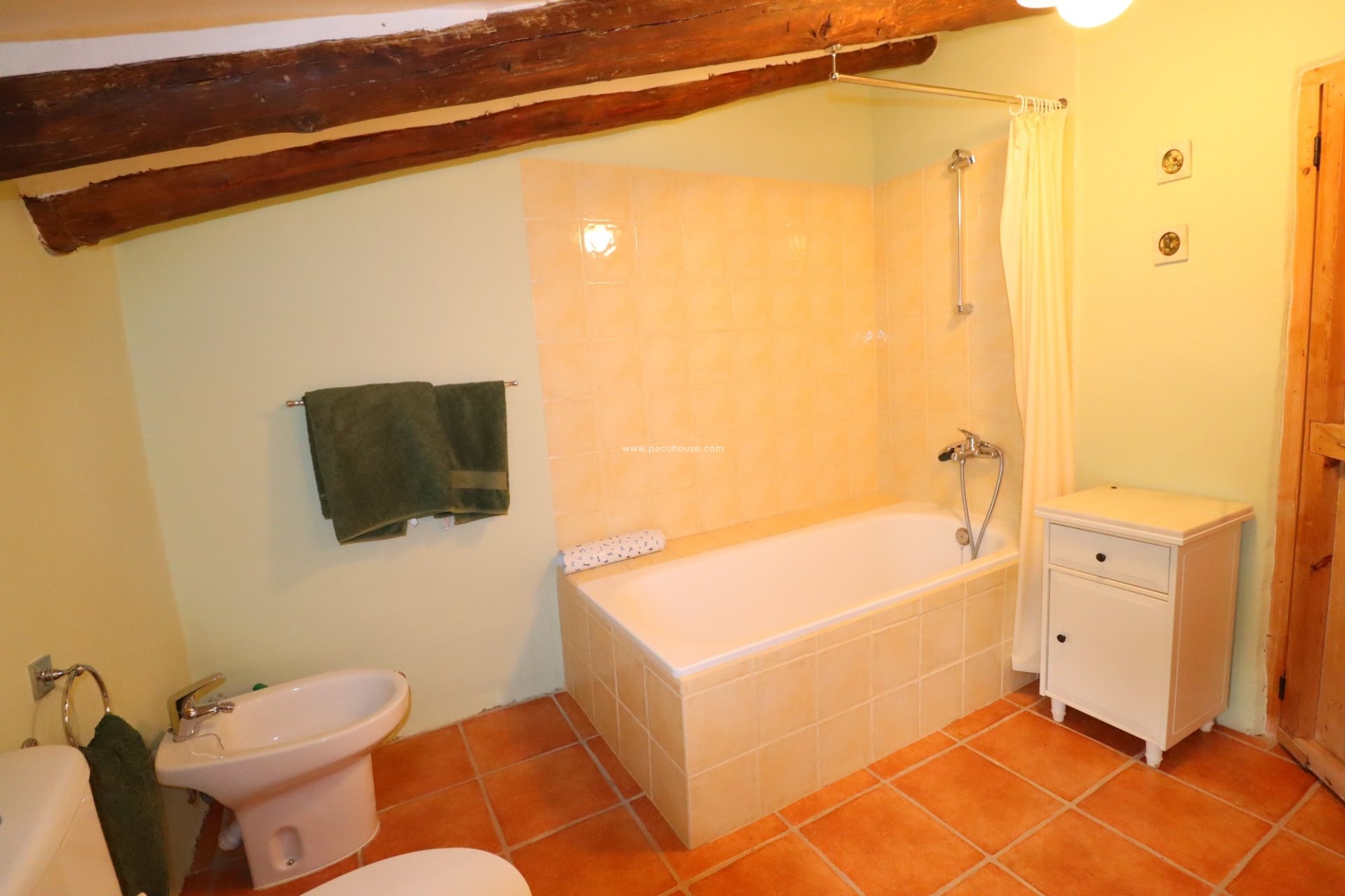 Resale - Cortijo -
La Parroquia