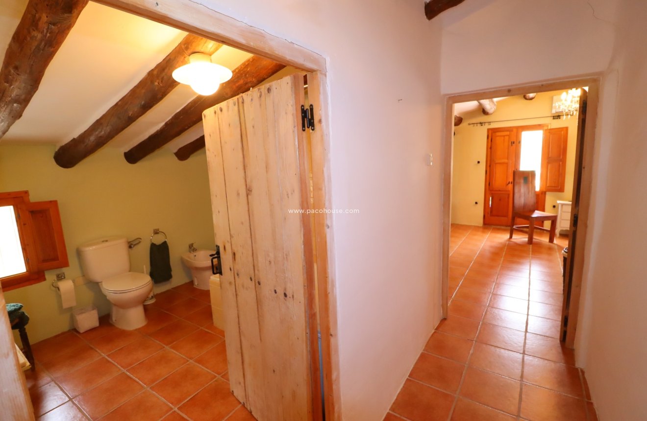 Resale - Cortijo -
La Parroquia