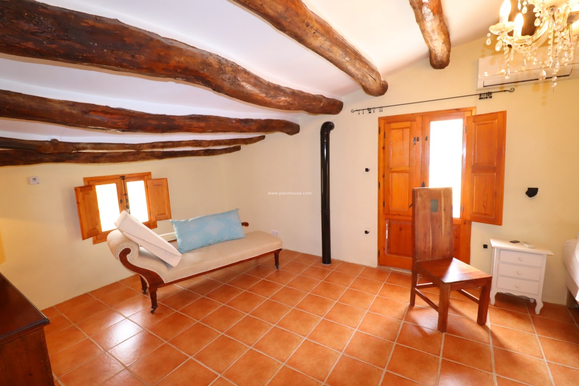 Resale - Cortijo -
La Parroquia