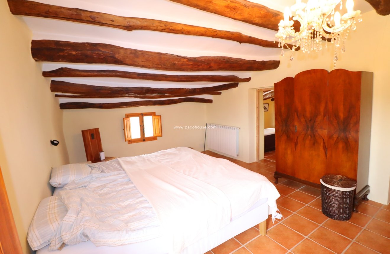 Resale - Cortijo -
La Parroquia