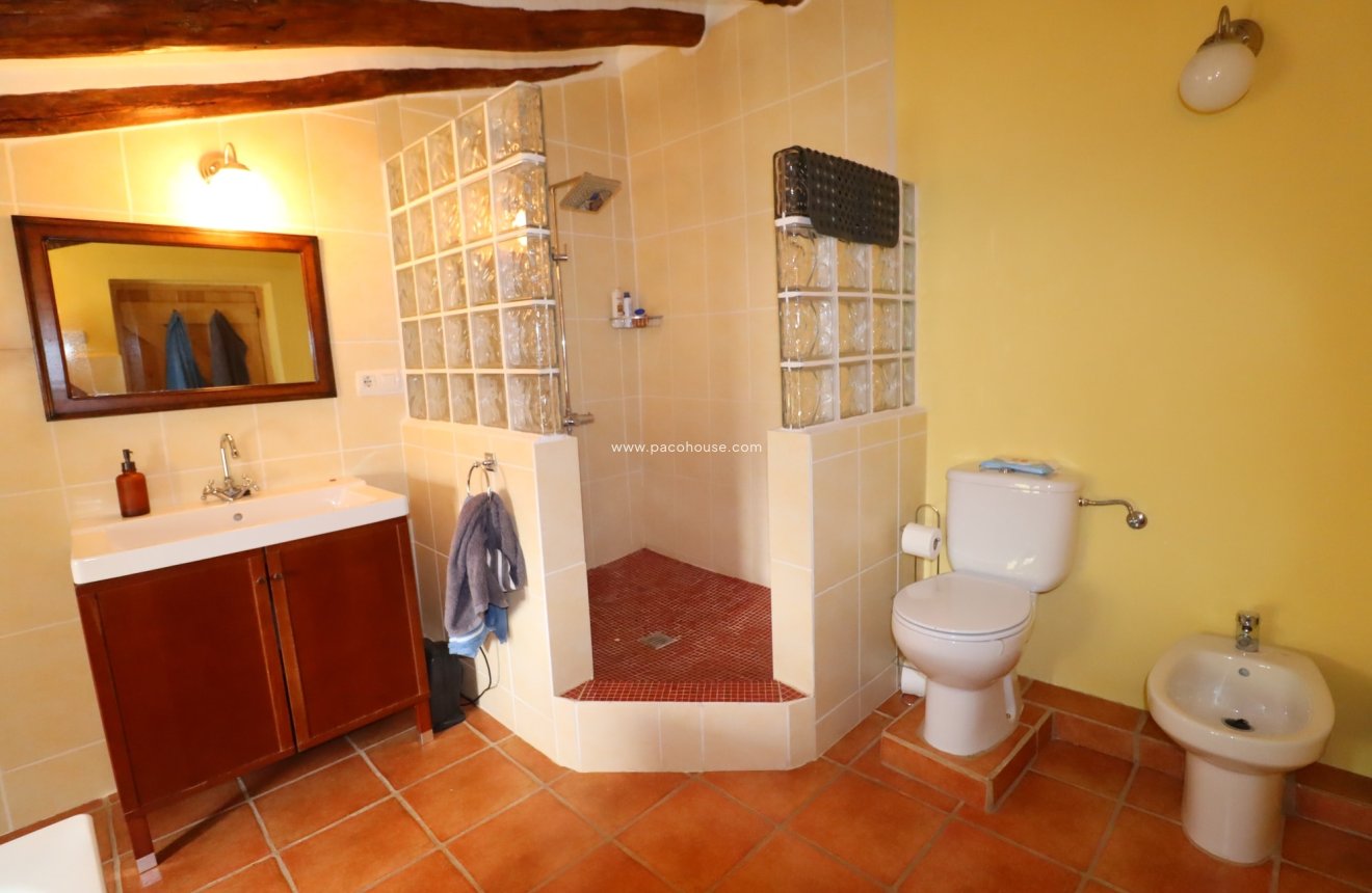 Resale - Cortijo -
La Parroquia