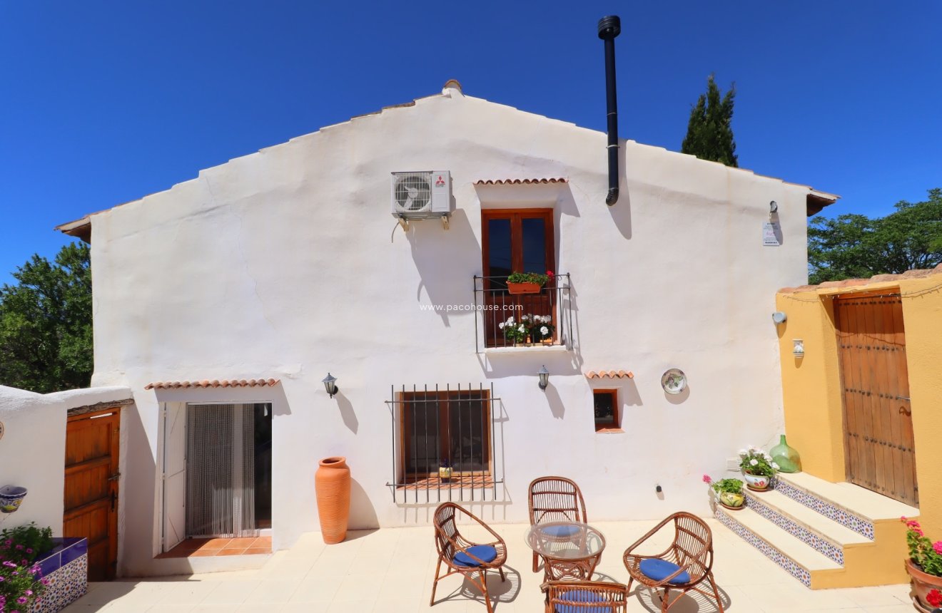 Resale - Cortijo -
La Parroquia