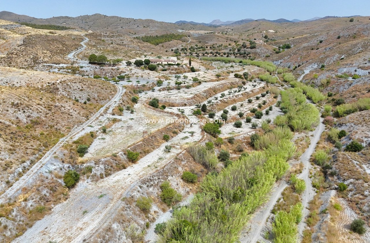 Resale - Cortijo -
Puerto Lumbreras