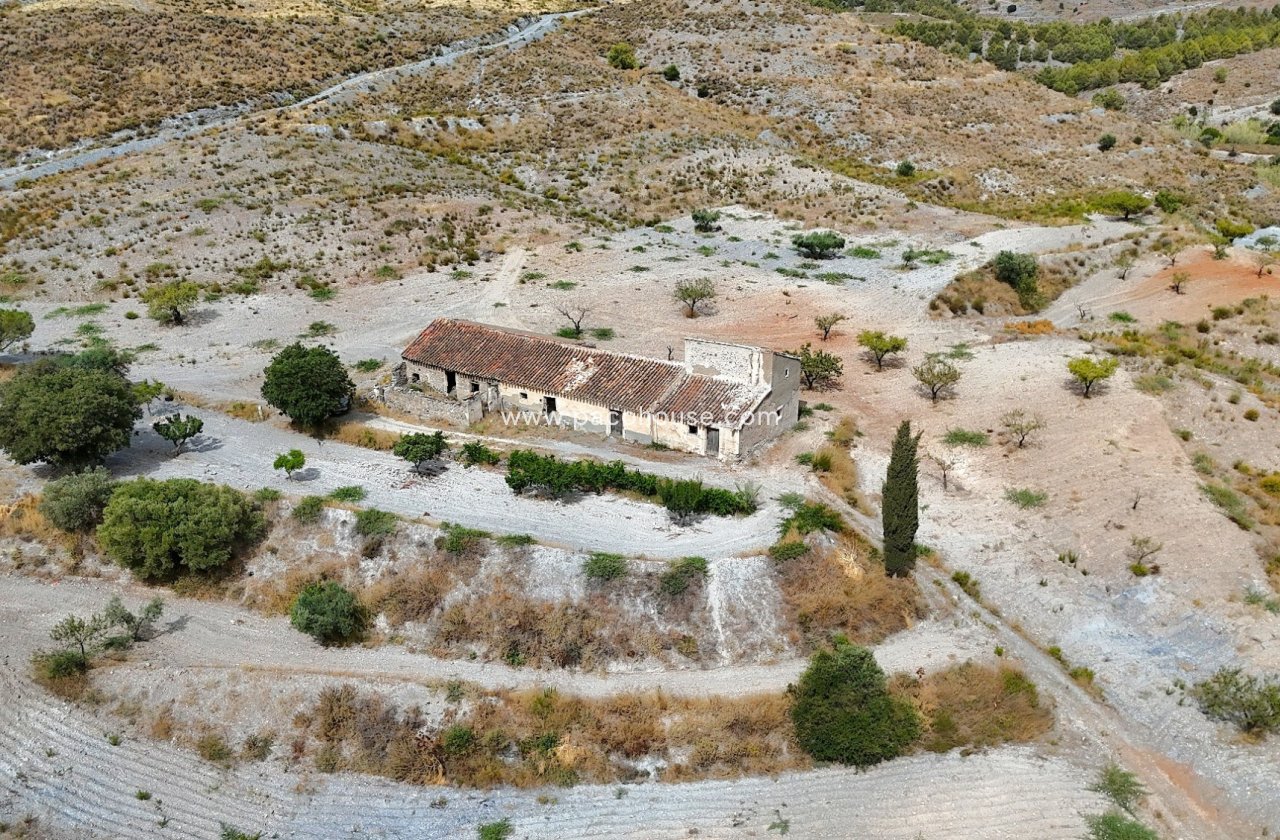 Resale - Cortijo -
Puerto Lumbreras