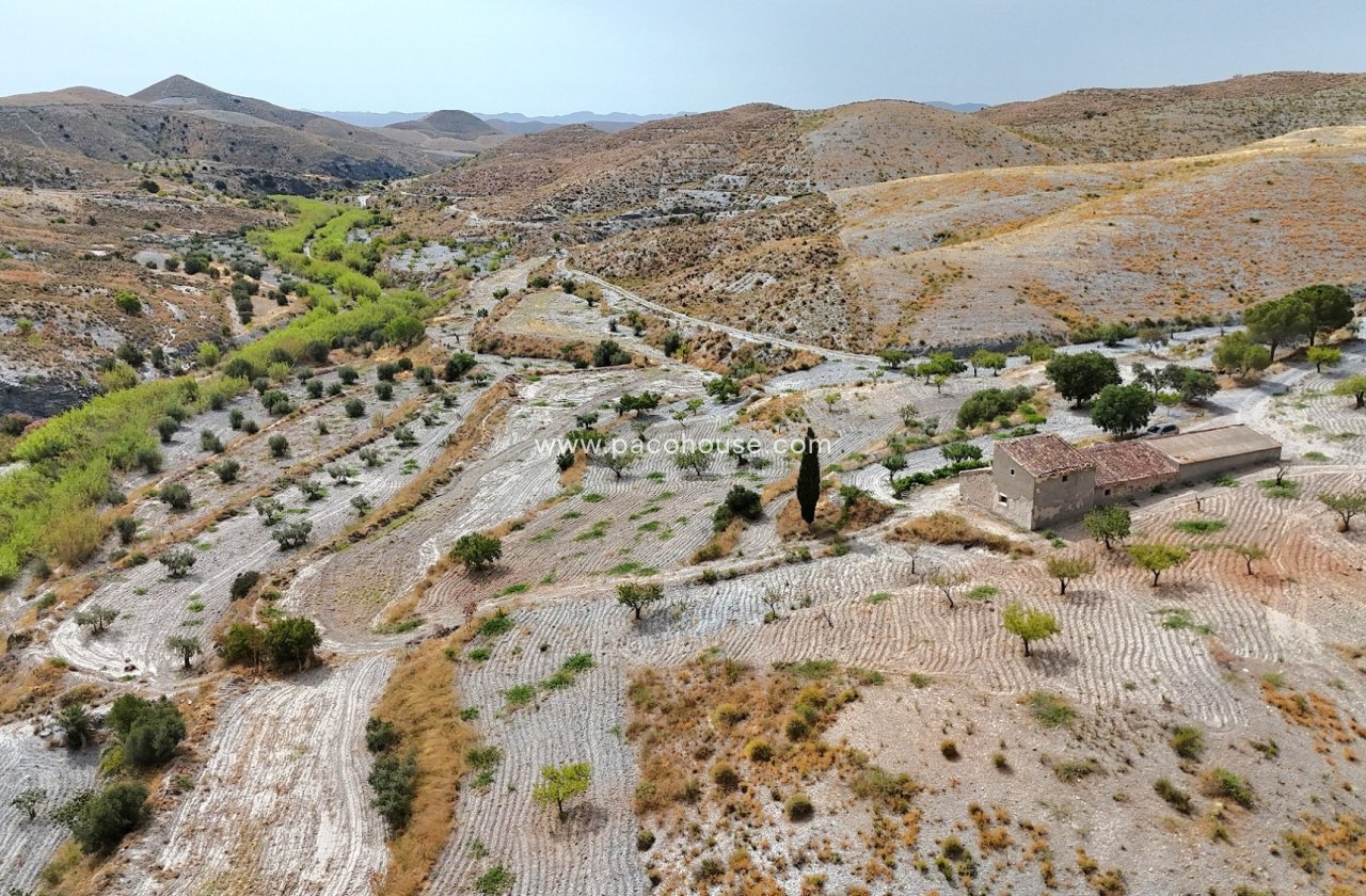 Resale - Cortijo -
Puerto Lumbreras