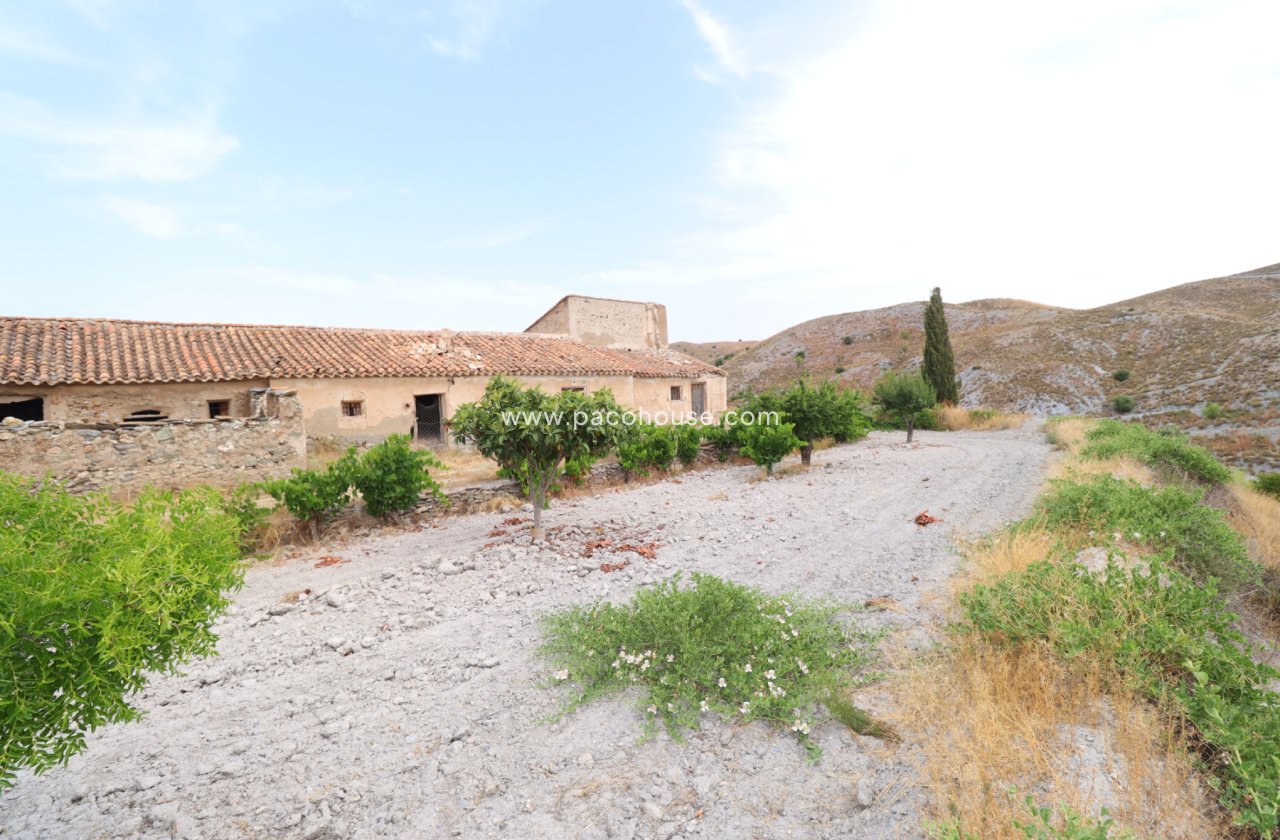 Resale - Cortijo -
Puerto Lumbreras