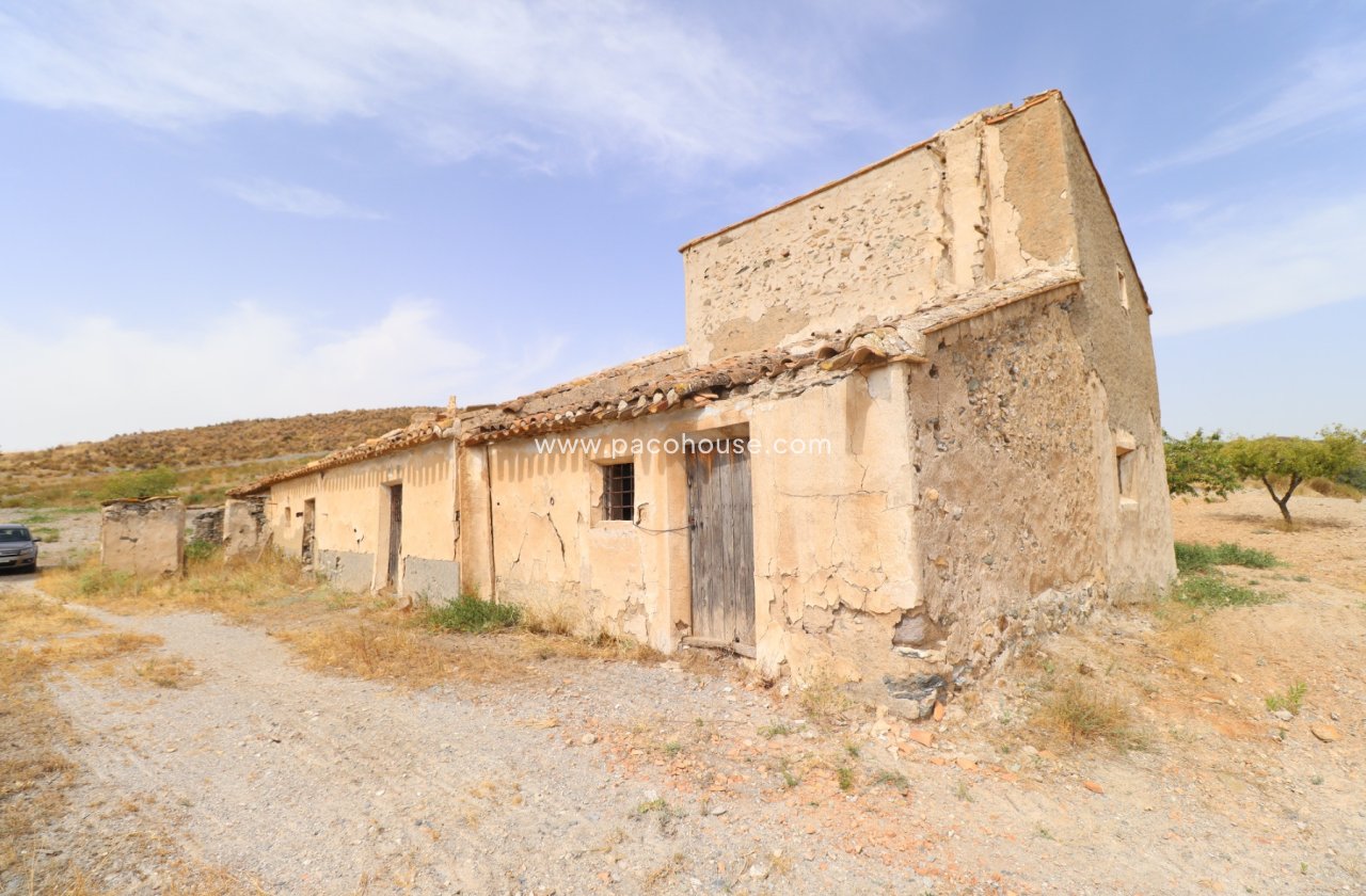 Resale - Cortijo -
Puerto Lumbreras