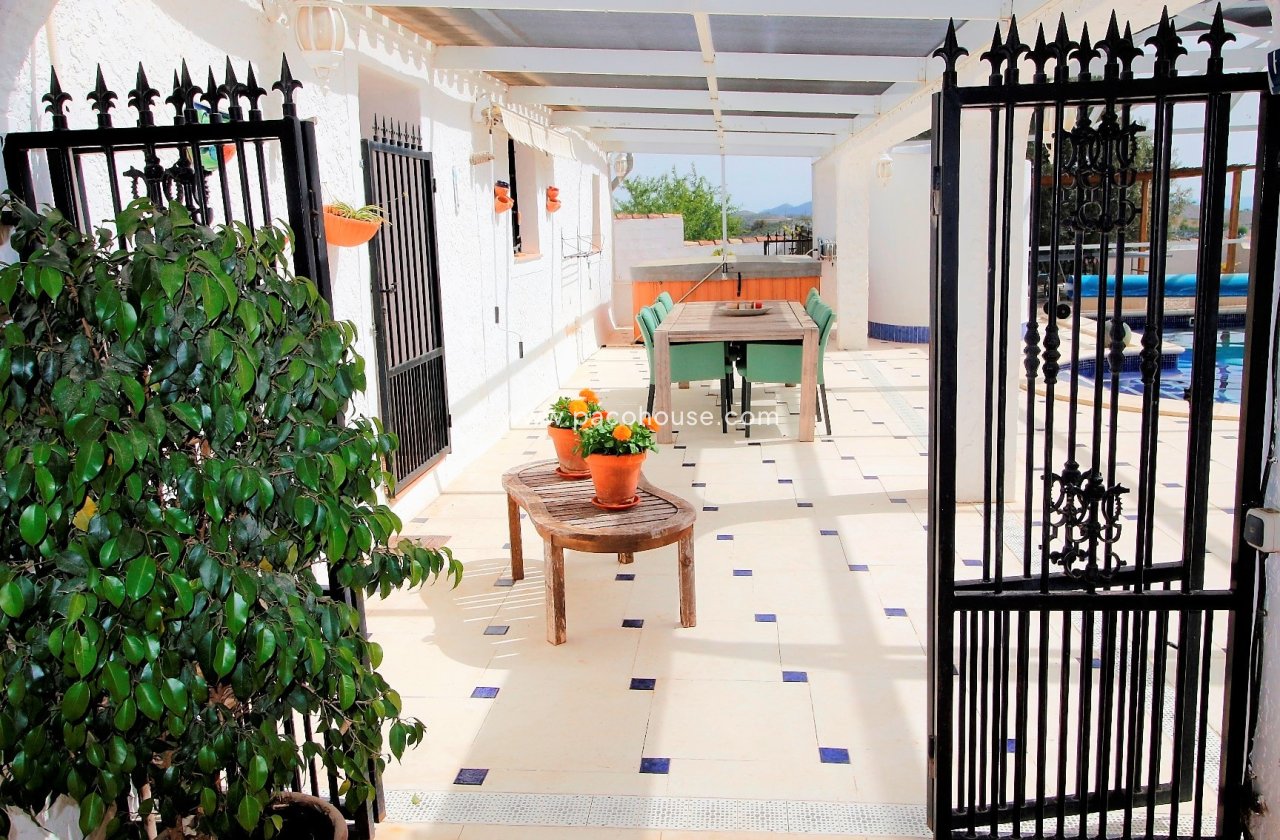 Resale - Cortijo -
Puerto Lumbreras