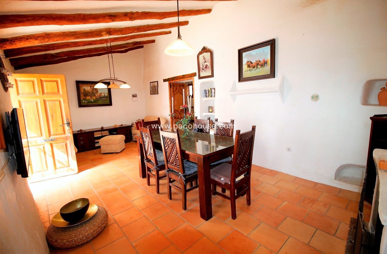Resale - Cortijo -
Puerto Lumbreras