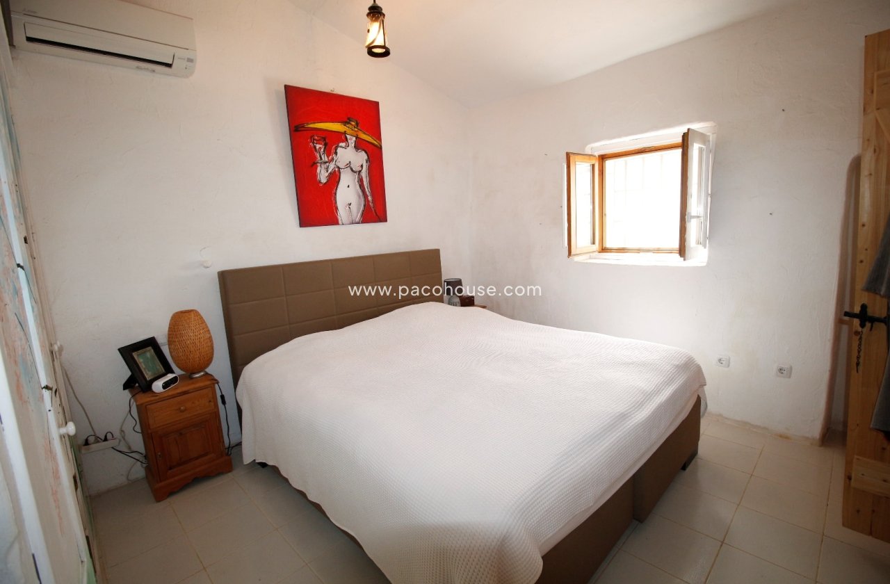 Resale - Cortijo -
Puerto Lumbreras