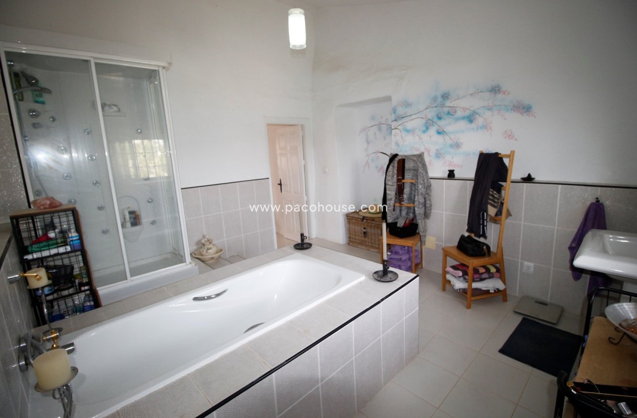 Resale - Cortijo -
Puerto Lumbreras