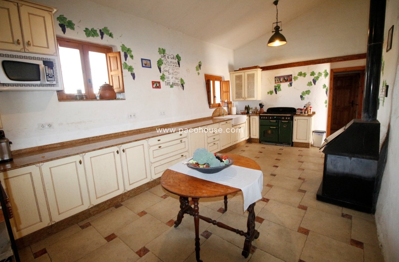 Resale - Cortijo -
Puerto Lumbreras