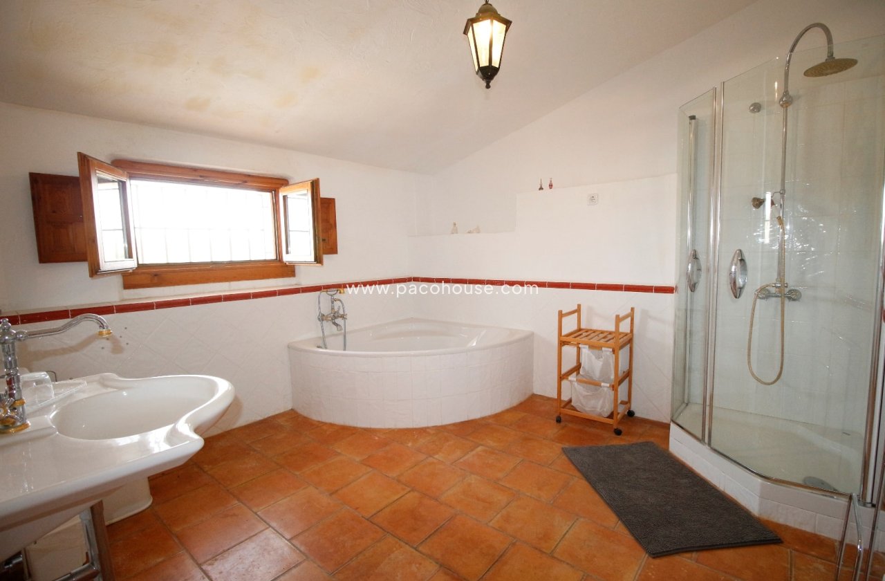 Resale - Cortijo -
Puerto Lumbreras