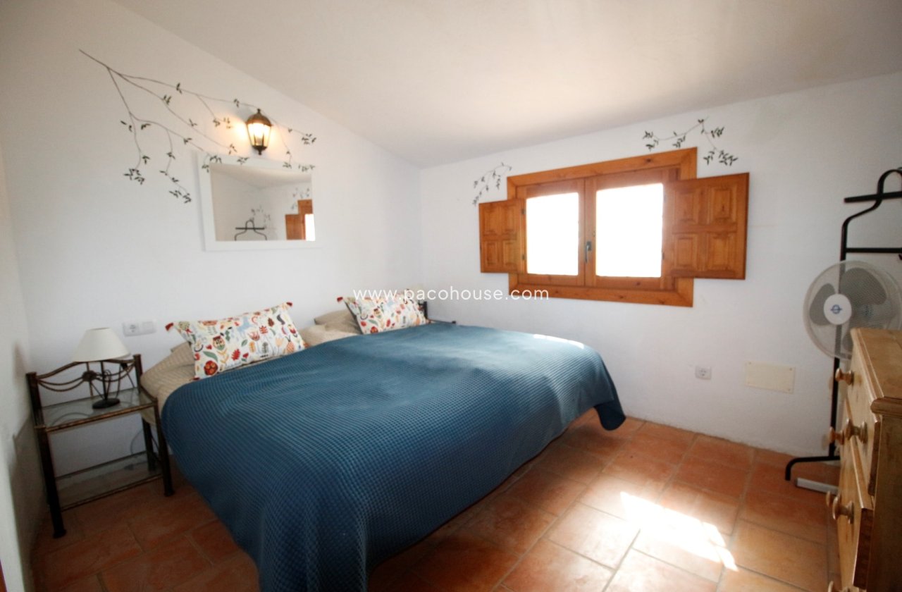 Resale - Cortijo -
Puerto Lumbreras