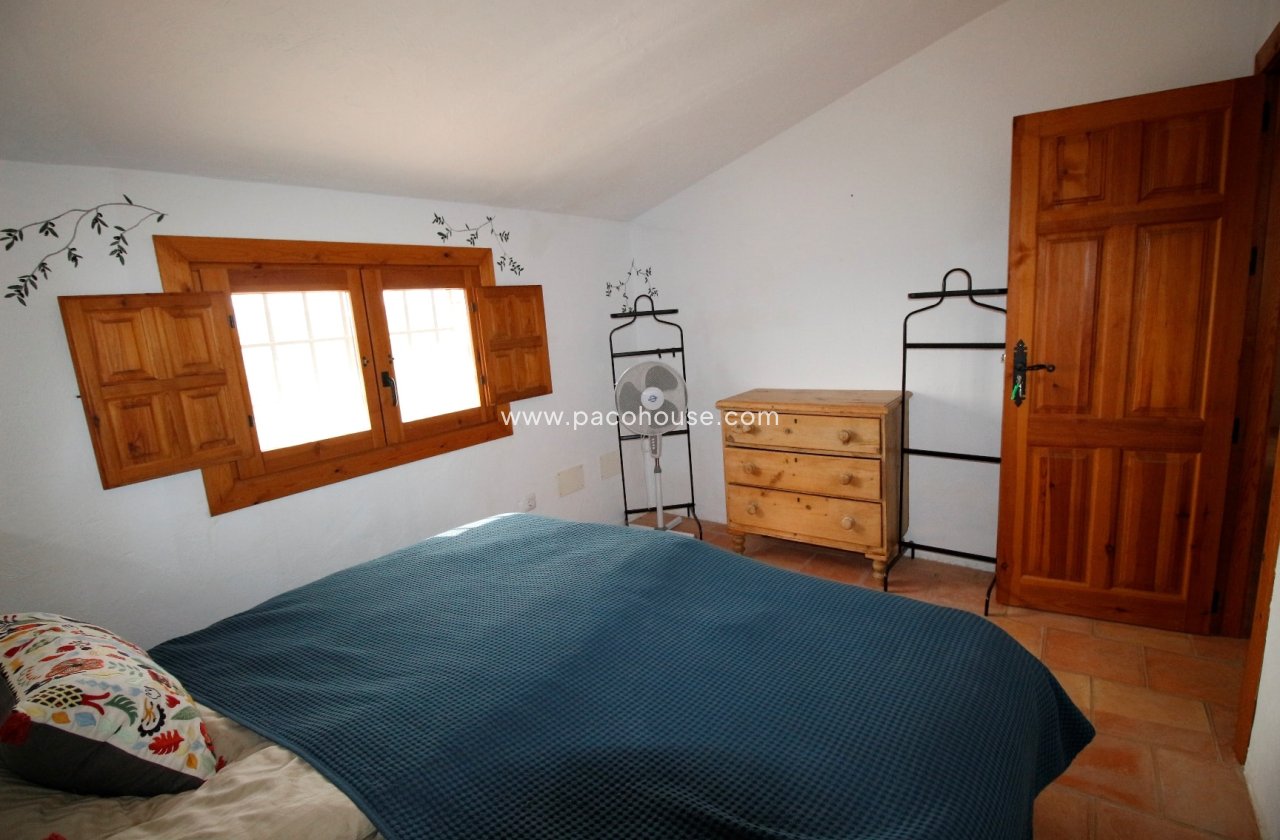 Resale - Cortijo -
Puerto Lumbreras