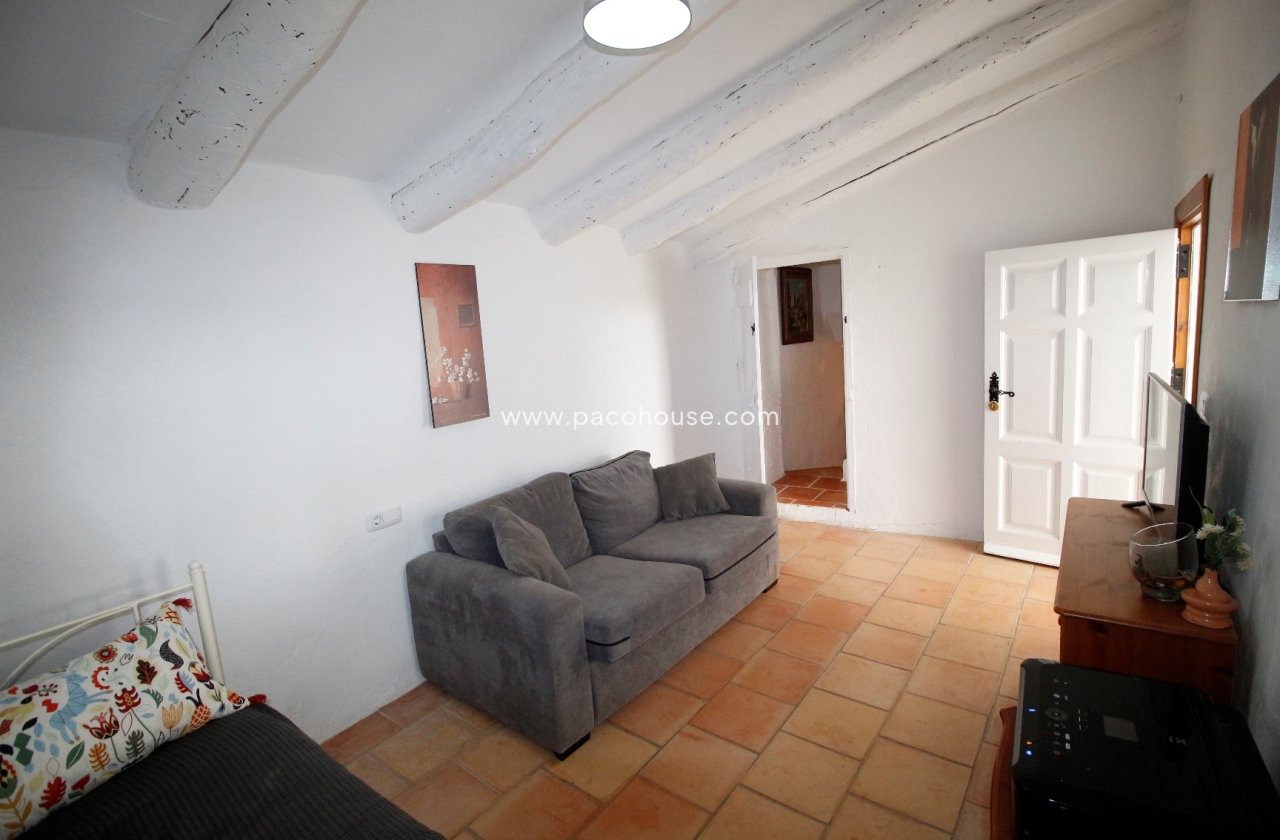 Resale - Cortijo -
Puerto Lumbreras