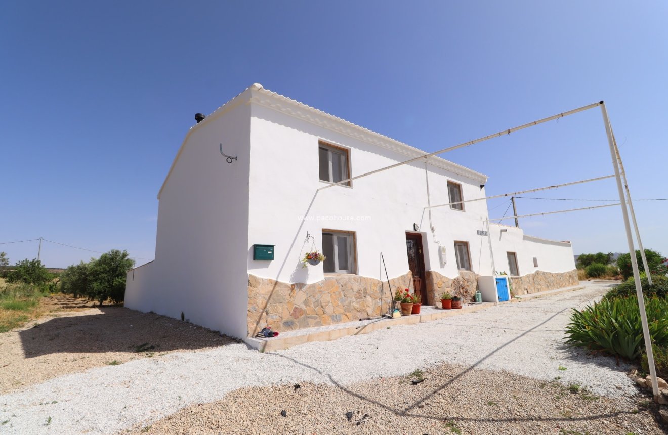 Resale - Cortijo -
Velez-Rubio