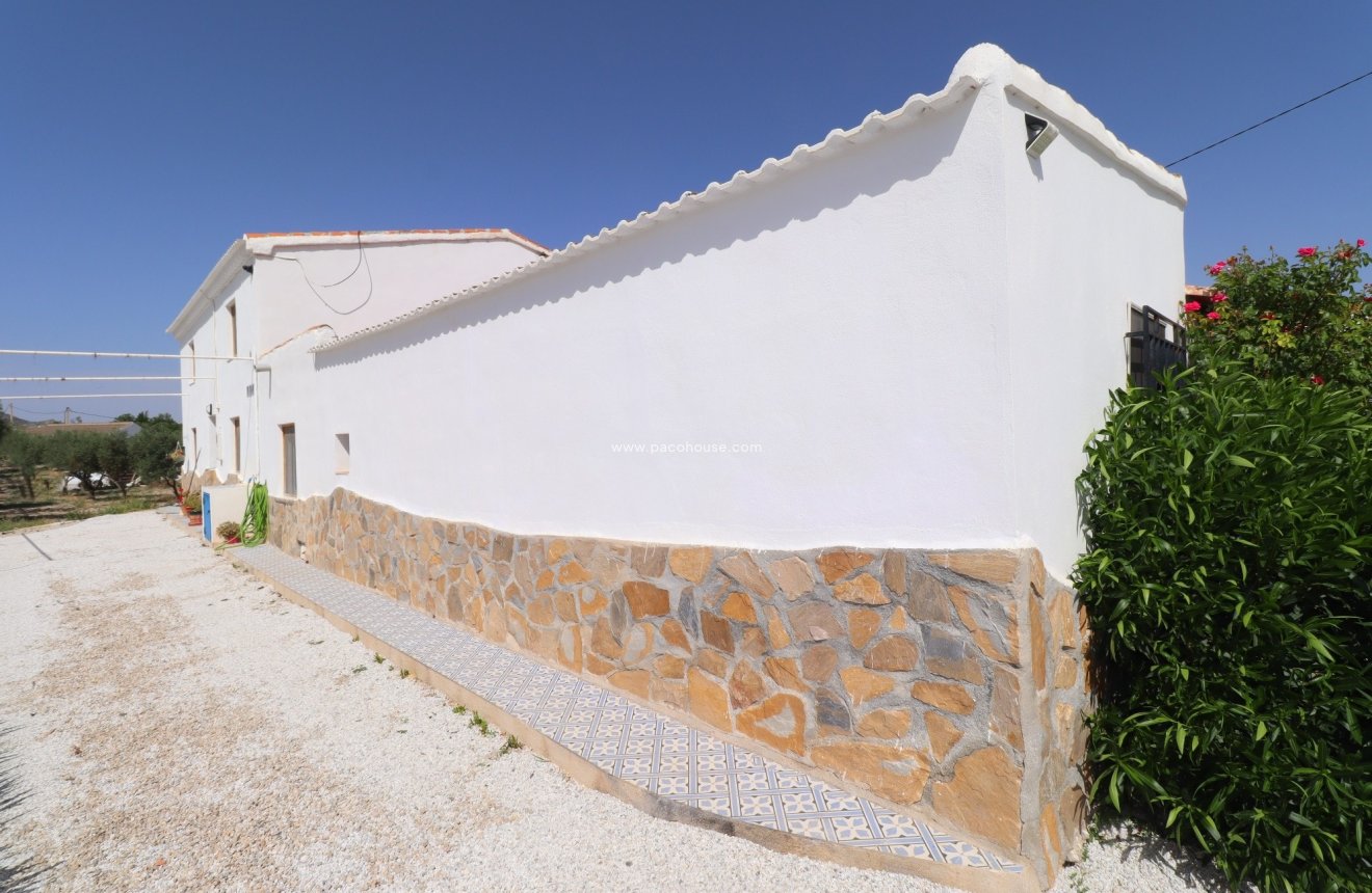Resale - Cortijo -
Velez-Rubio
