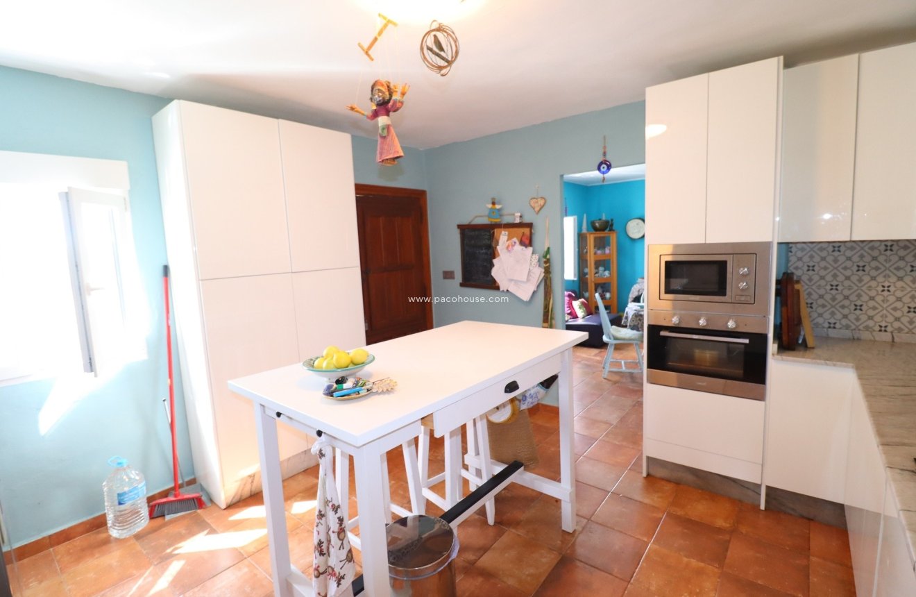 Resale - Cortijo -
Velez-Rubio