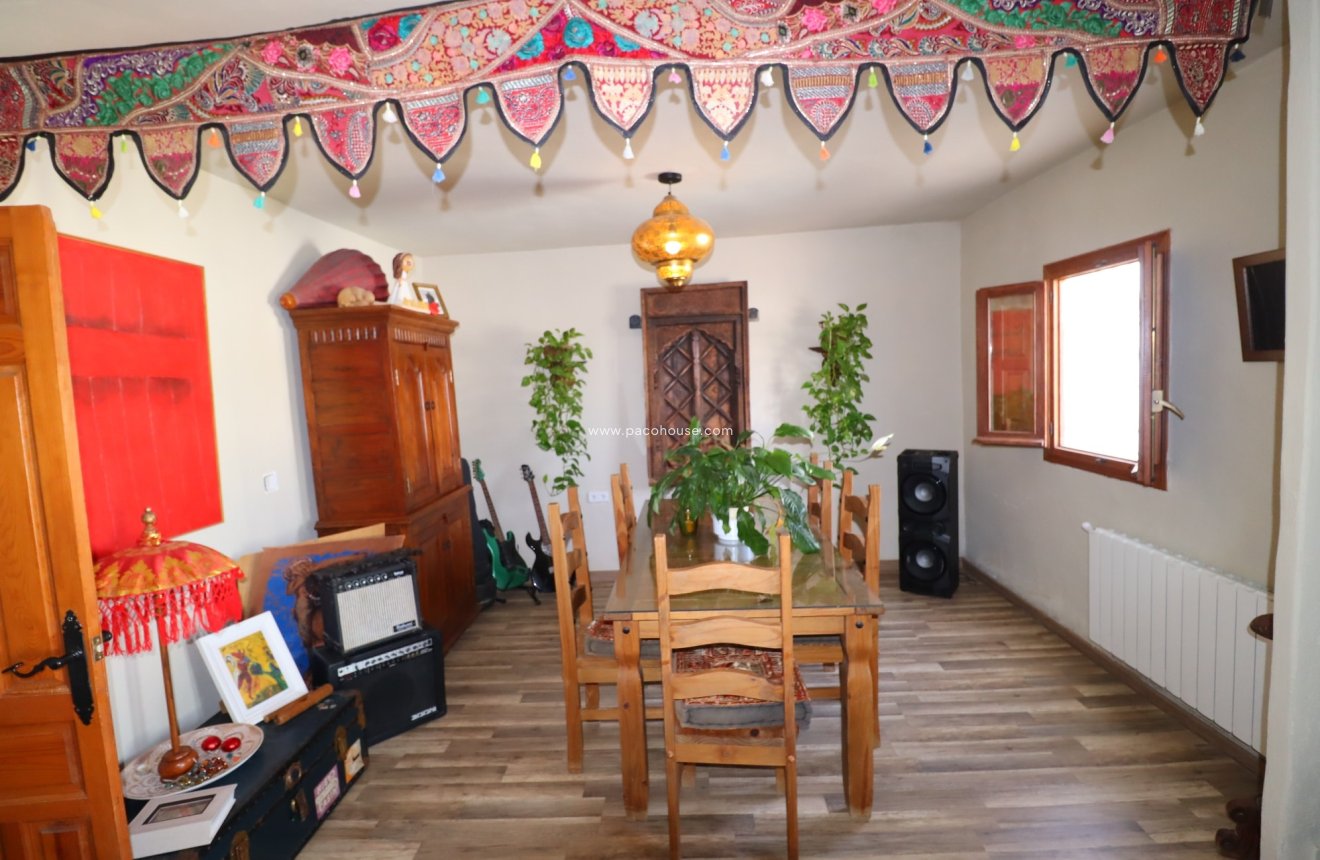 Resale - Cortijo -
Velez-Rubio