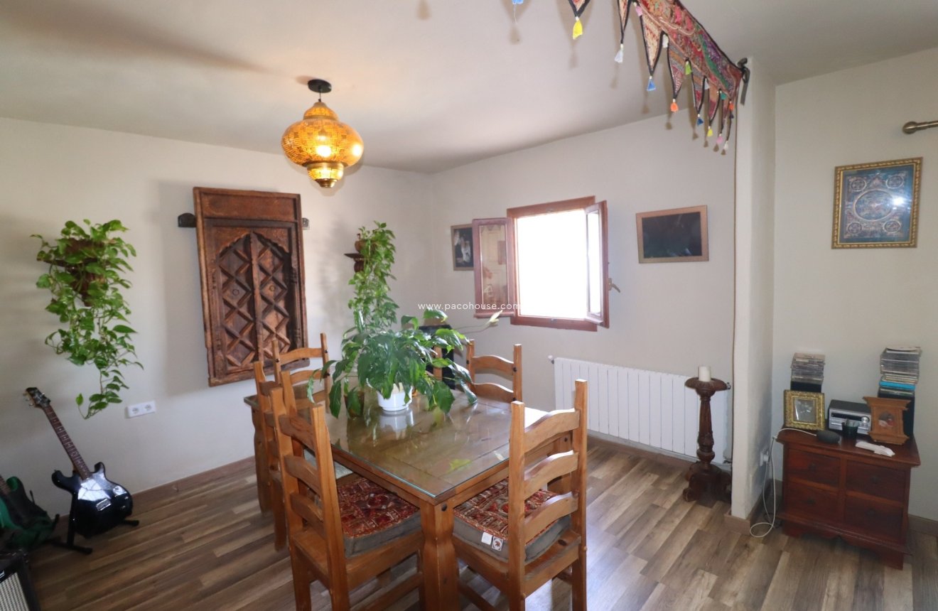 Resale - Cortijo -
Velez-Rubio