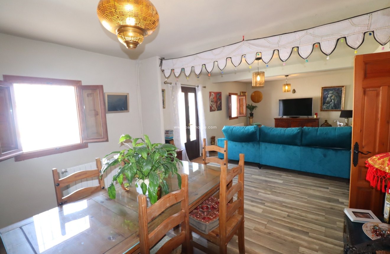 Resale - Cortijo -
Velez-Rubio