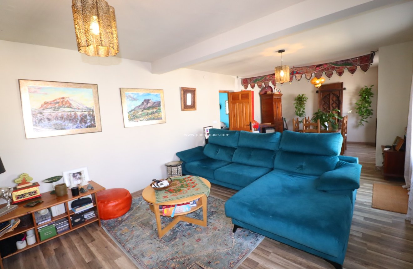 Resale - Cortijo -
Velez-Rubio