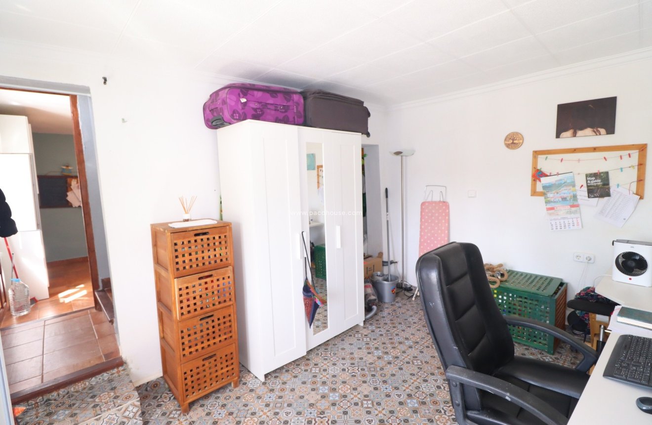 Resale - Cortijo -
Velez-Rubio