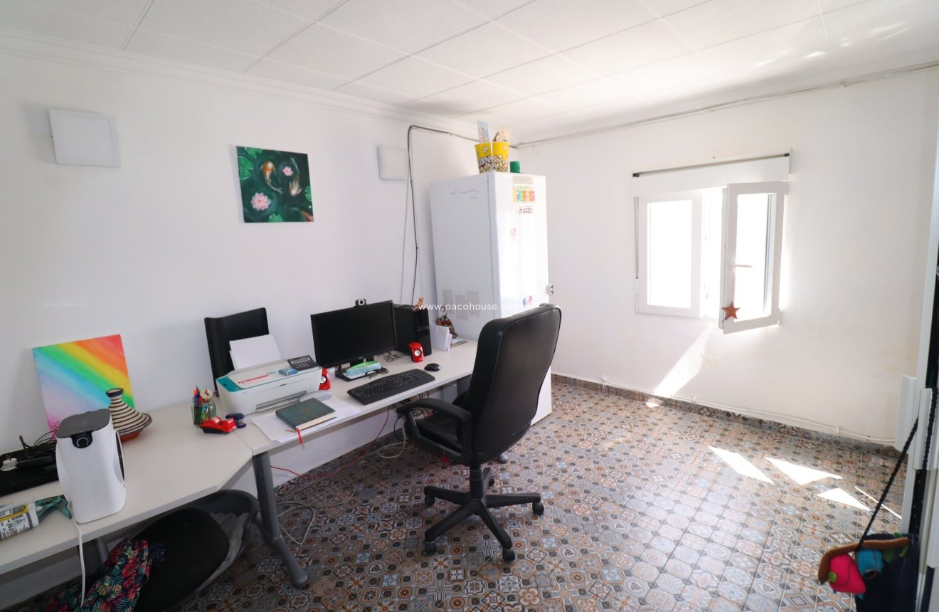 Resale - Cortijo -
Velez-Rubio