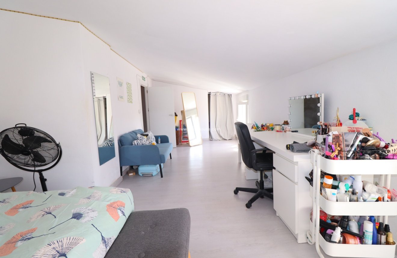 Resale - Cortijo -
Velez-Rubio