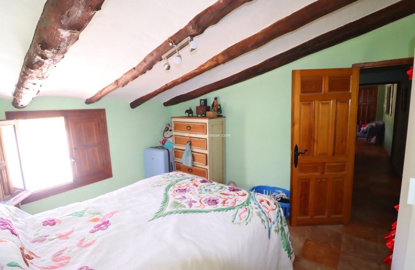 Resale - Cortijo -
Velez-Rubio