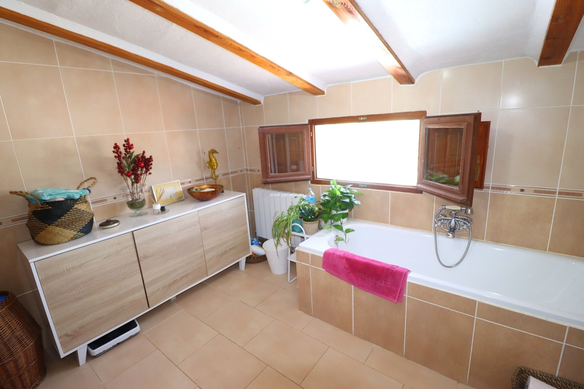 Resale - Cortijo -
Velez-Rubio