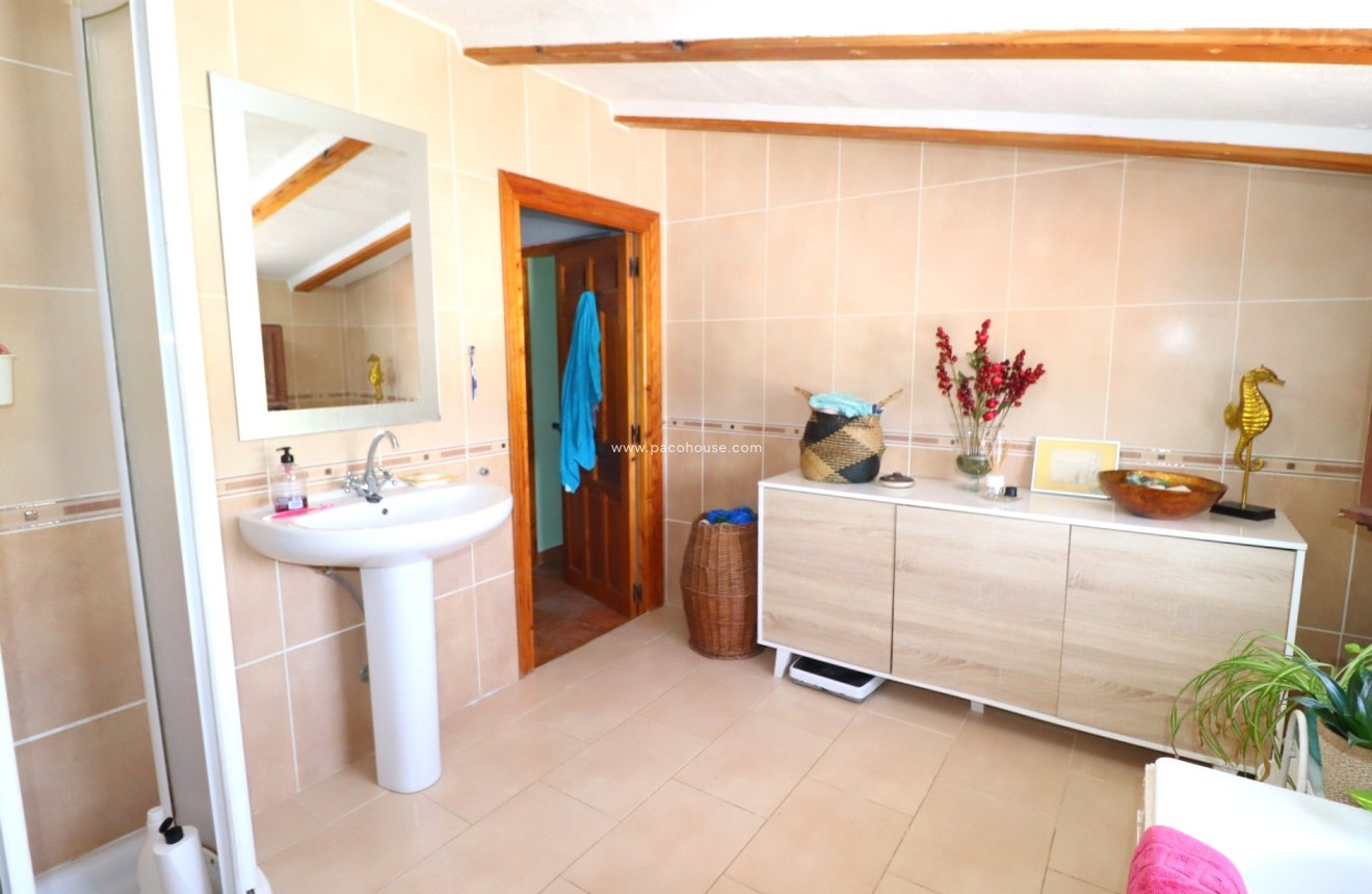 Resale - Cortijo -
Velez-Rubio