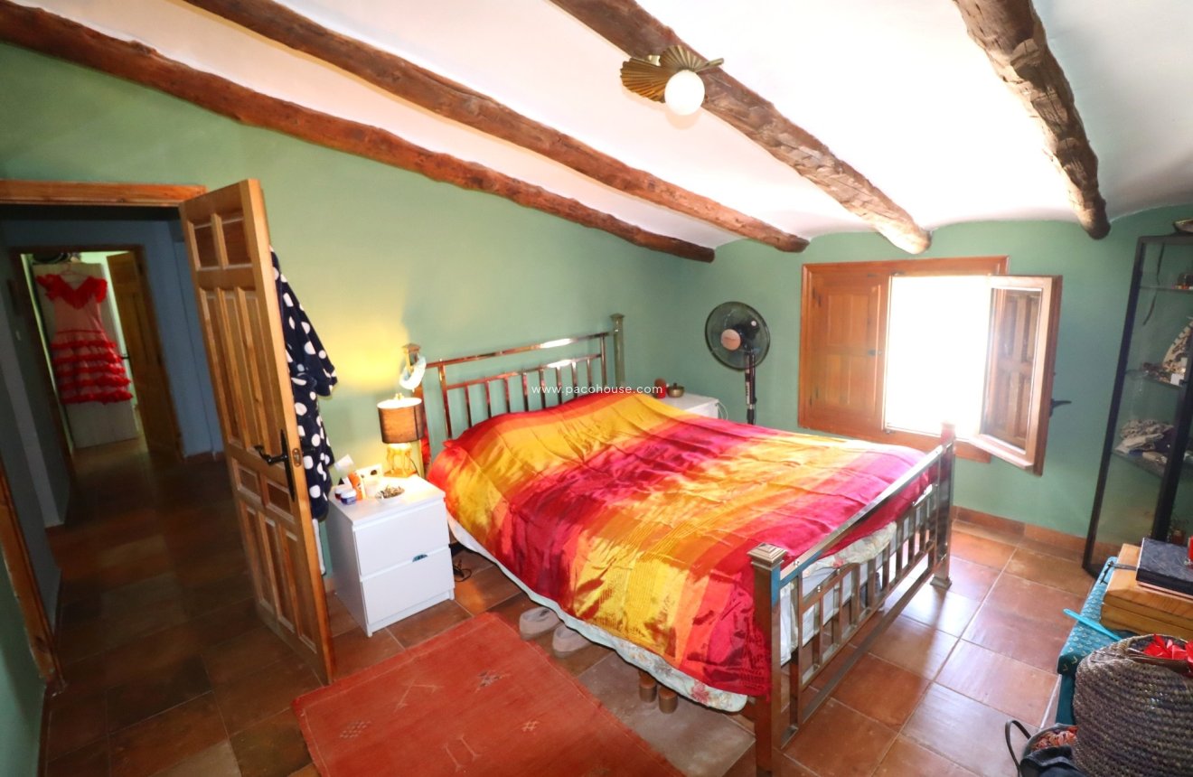 Resale - Cortijo -
Velez-Rubio