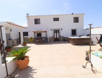 Resale - Cortijo -
Velez-Rubio