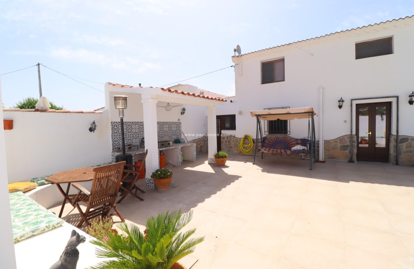 Resale - Cortijo -
Velez-Rubio