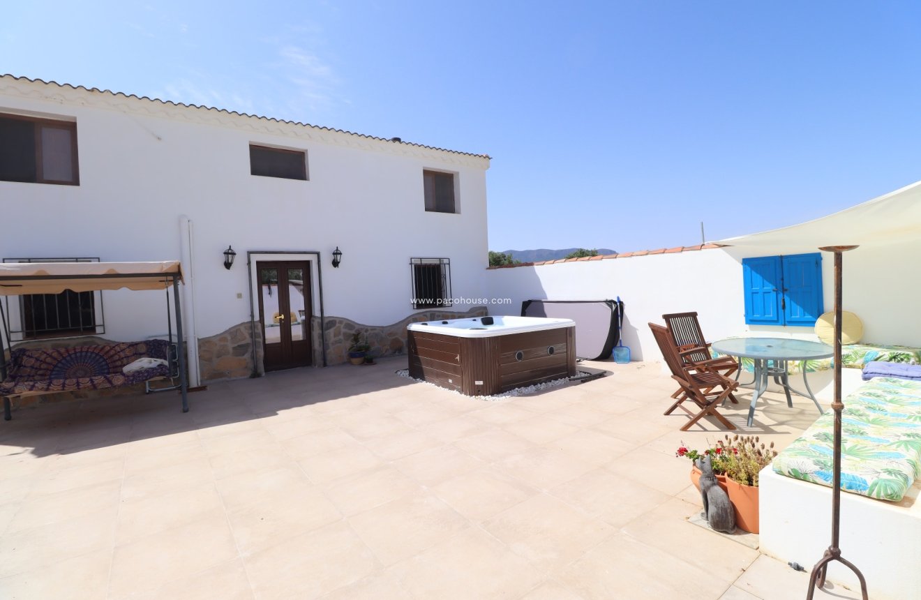 Resale - Cortijo -
Velez-Rubio