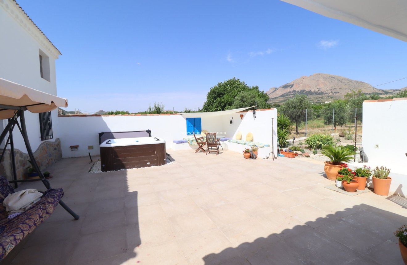 Resale - Cortijo -
Velez-Rubio