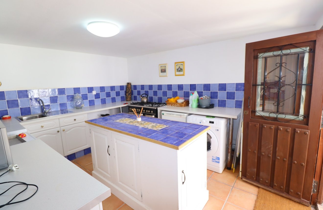 Resale - Cortijo -
Velez-Rubio