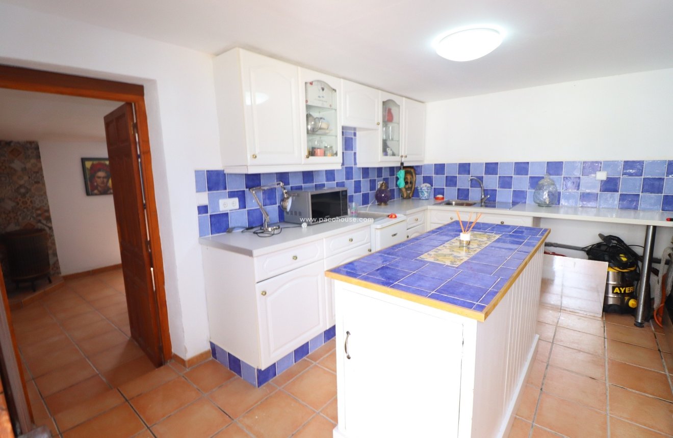 Resale - Cortijo -
Velez-Rubio