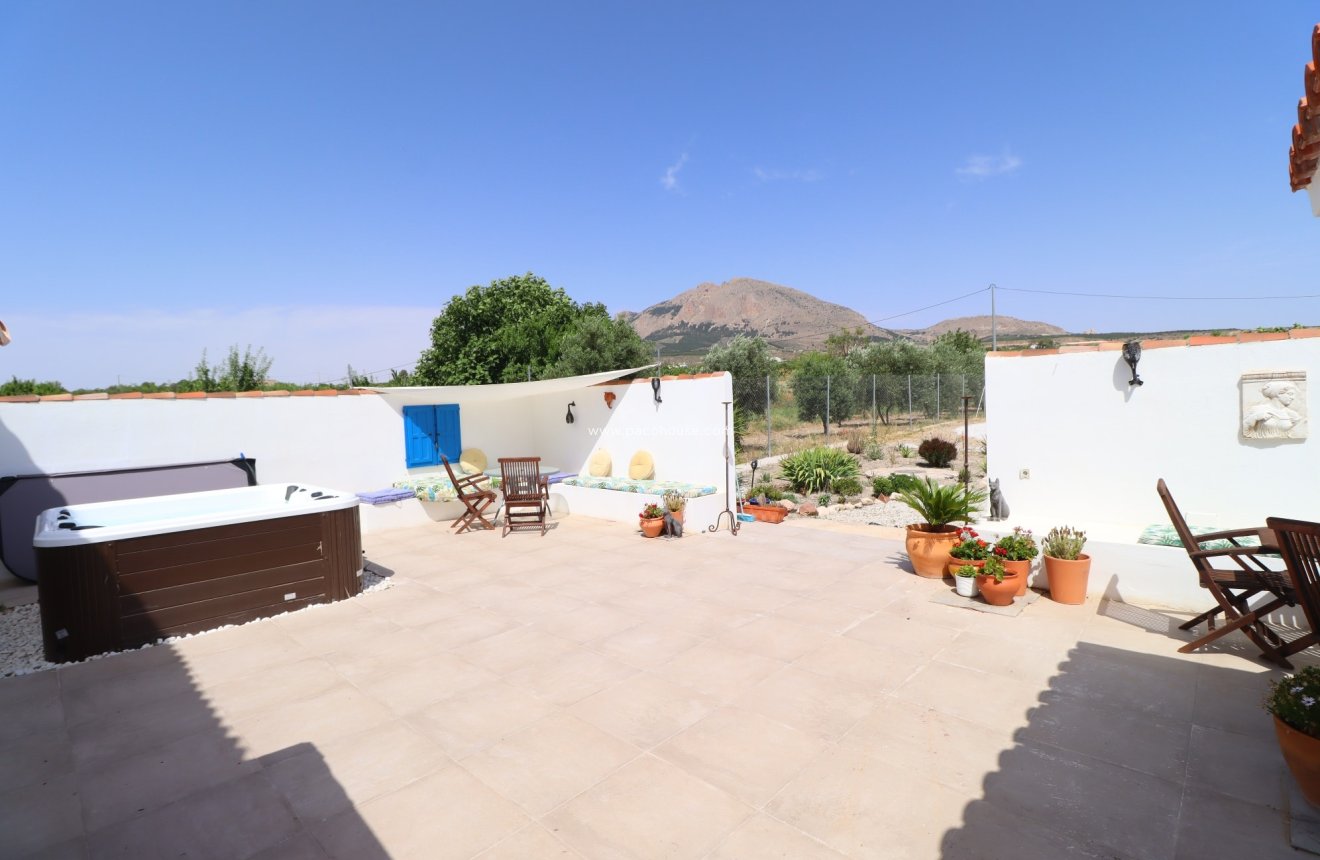 Resale - Cortijo -
Velez-Rubio