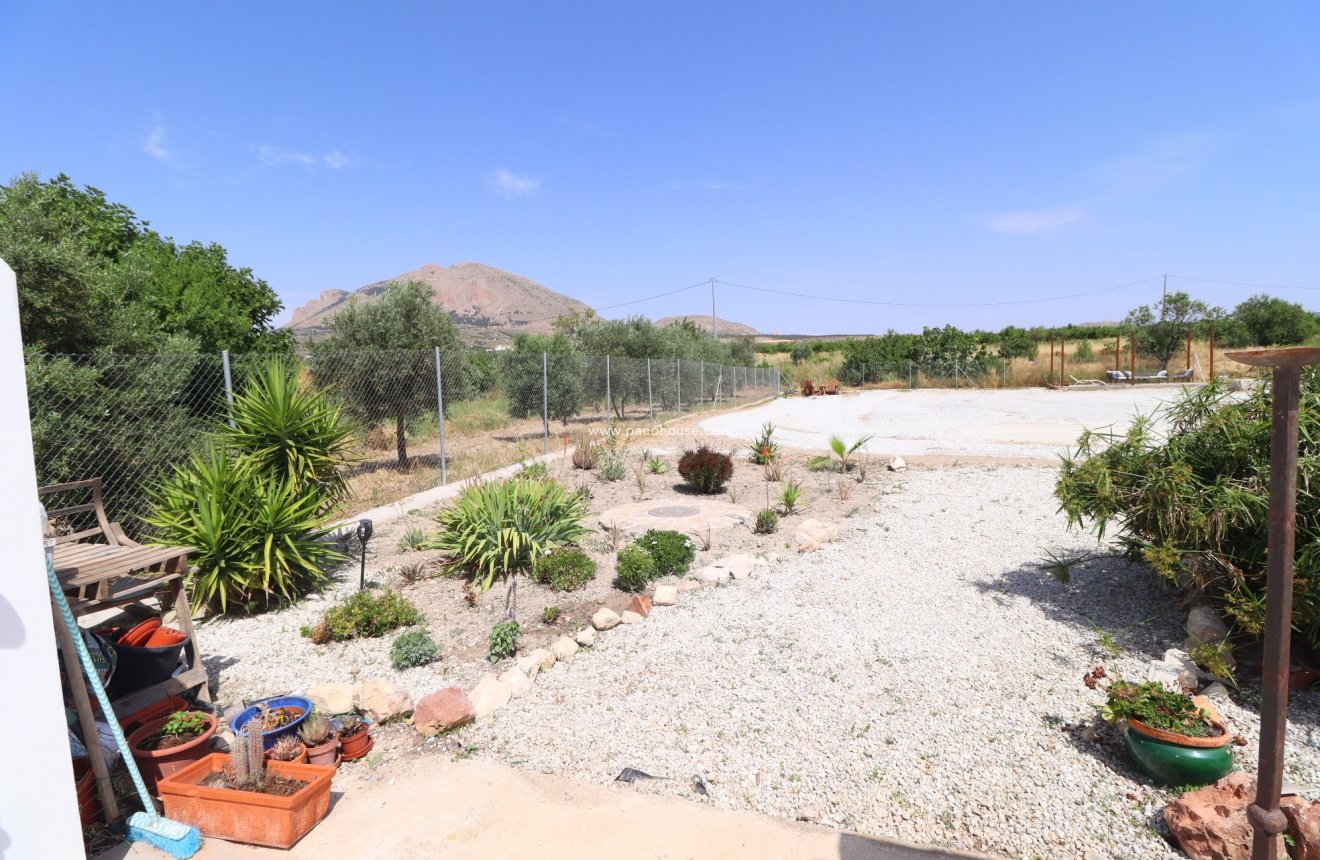 Resale - Cortijo -
Velez-Rubio