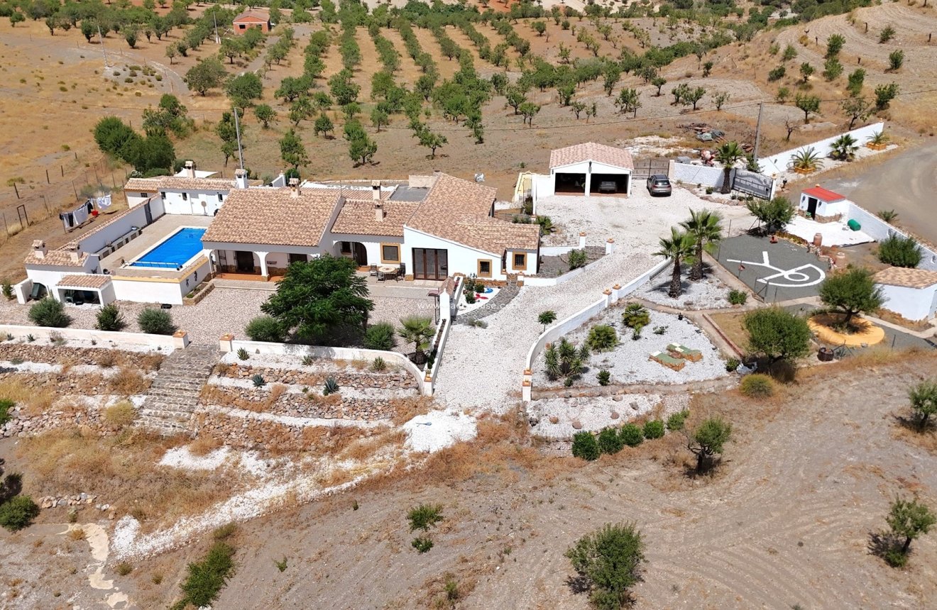 Resale - Cortijo -
Velez-Rubio