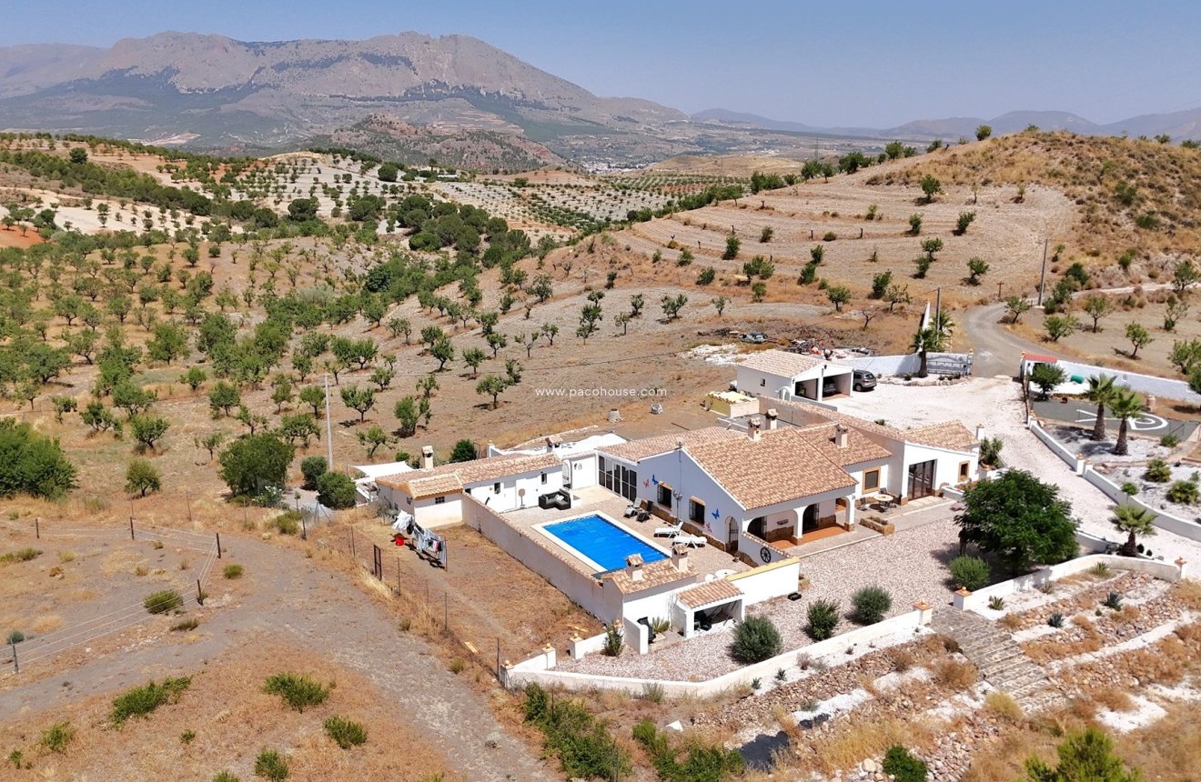 Resale - Cortijo -
Velez-Rubio