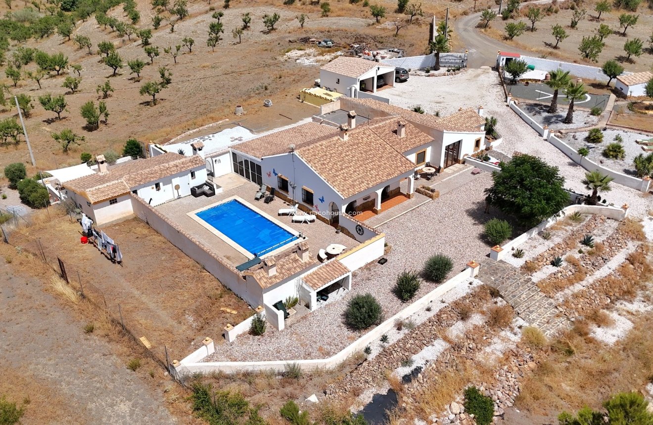 Resale - Cortijo -
Velez-Rubio